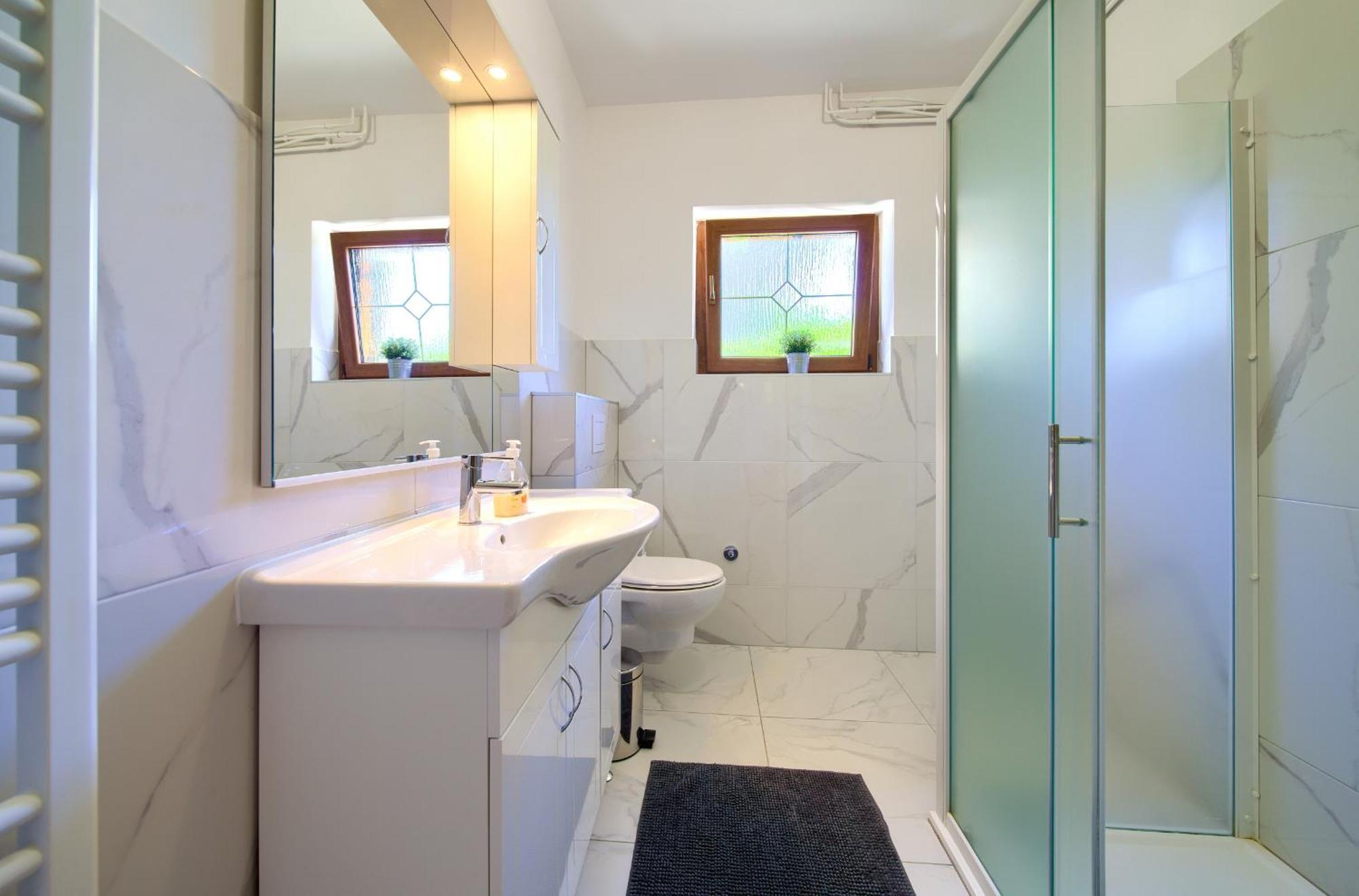 Apartment Bazina - Airconditioning, Parking, 500M From The Beach Đảo Krk Ngoại thất bức ảnh
