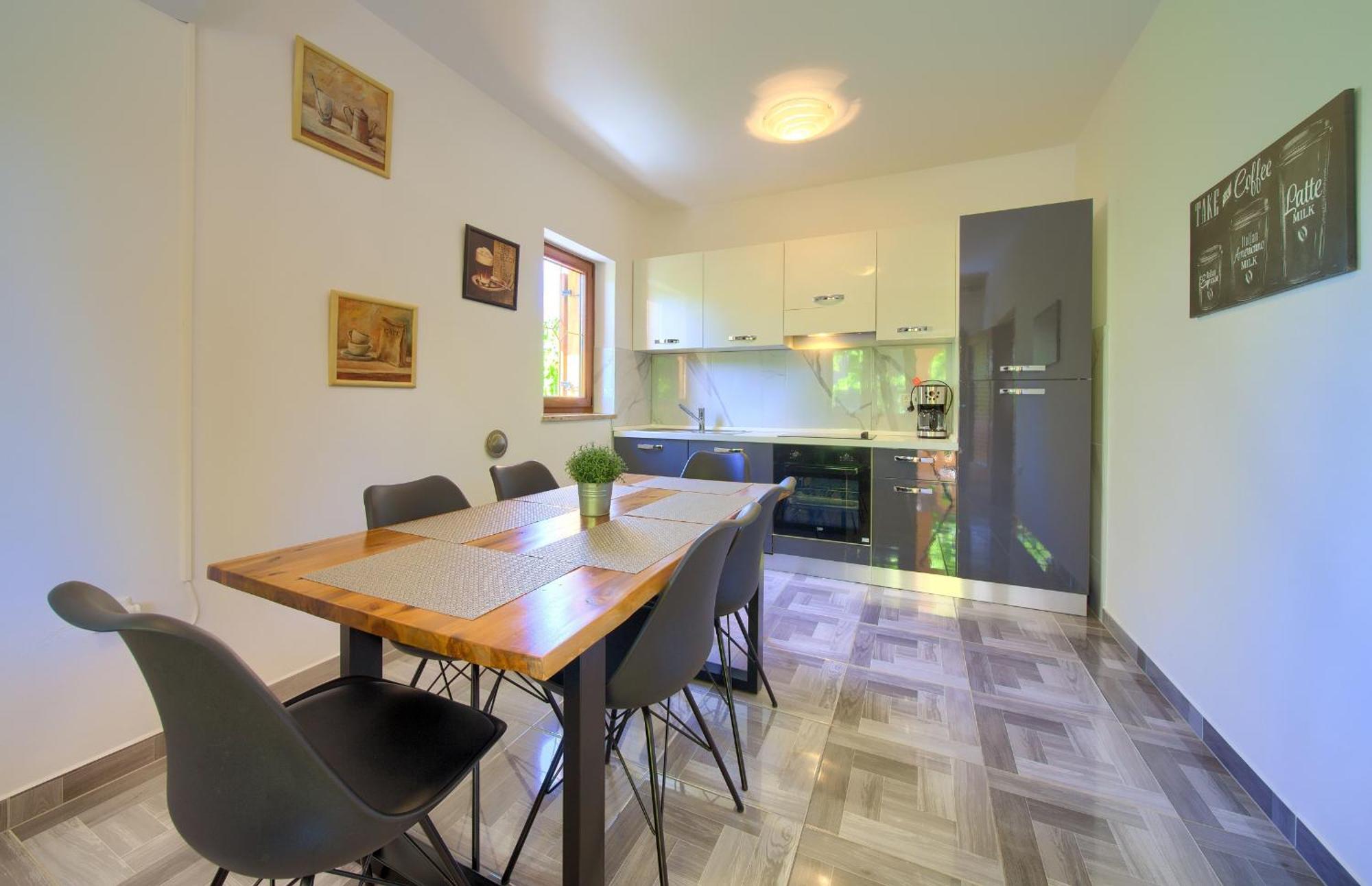 Apartment Bazina - Airconditioning, Parking, 500M From The Beach Đảo Krk Ngoại thất bức ảnh