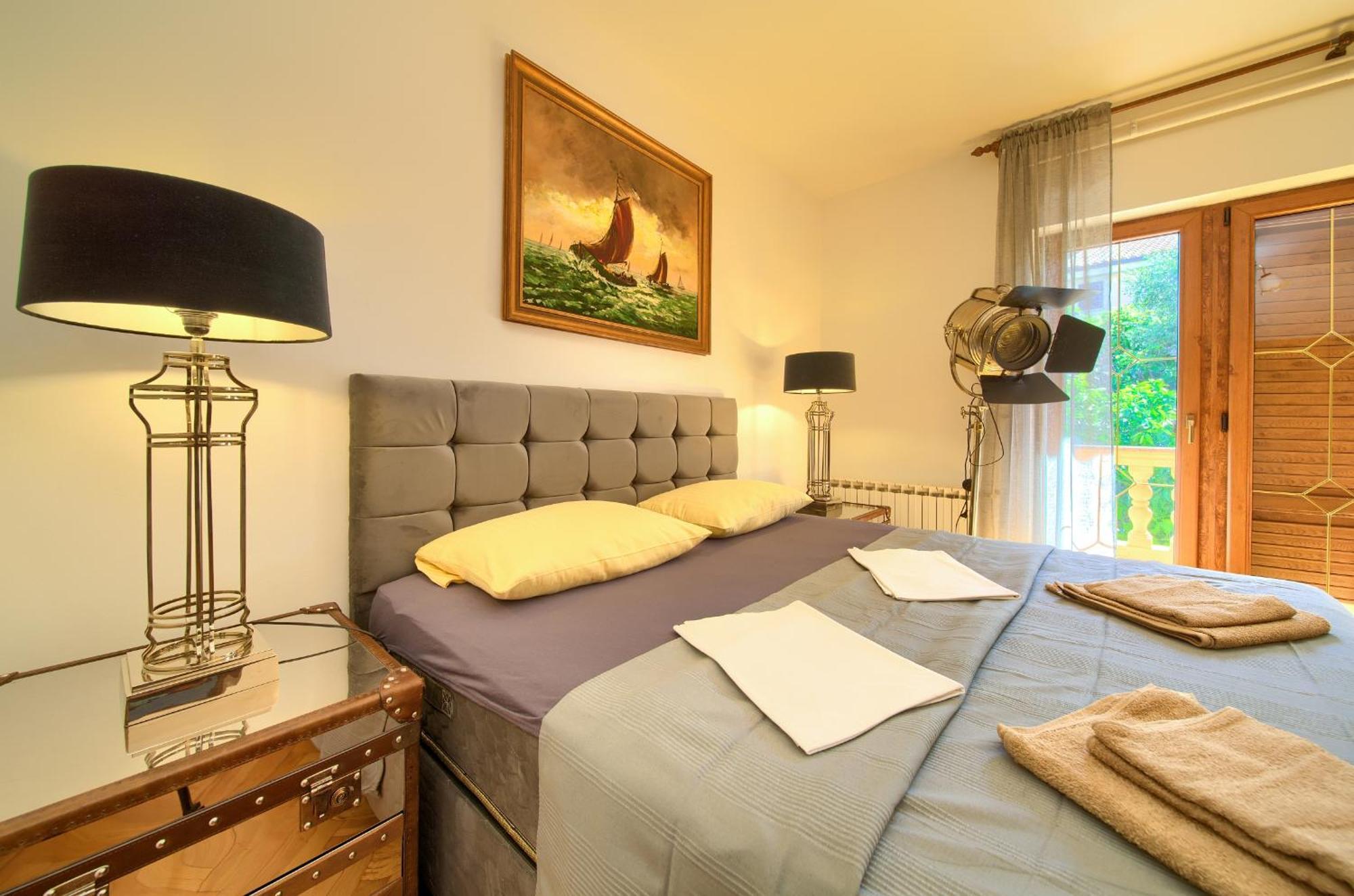 Apartment Bazina - Airconditioning, Parking, 500M From The Beach Đảo Krk Ngoại thất bức ảnh